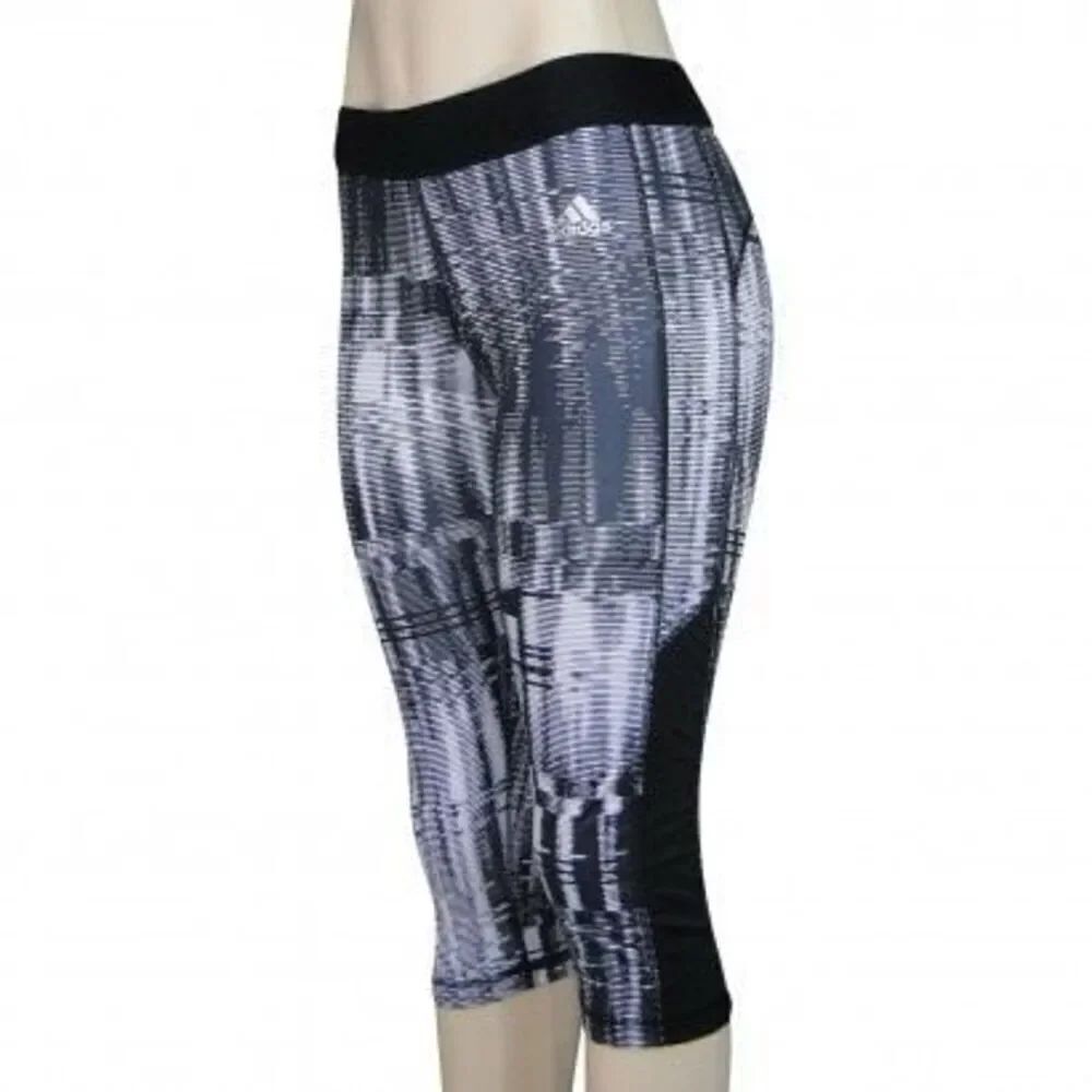 Womens Adidas Climalite Medium Compression Techfit 3/4 Capri Active Leggings  XS